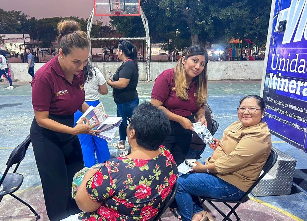 LA UNIDAD MÓVIL “LA VIOLETA” DEL IMEC ACERCA SERVICIOS GRATUITOS A MUJERES DE CHAMPOTÓN