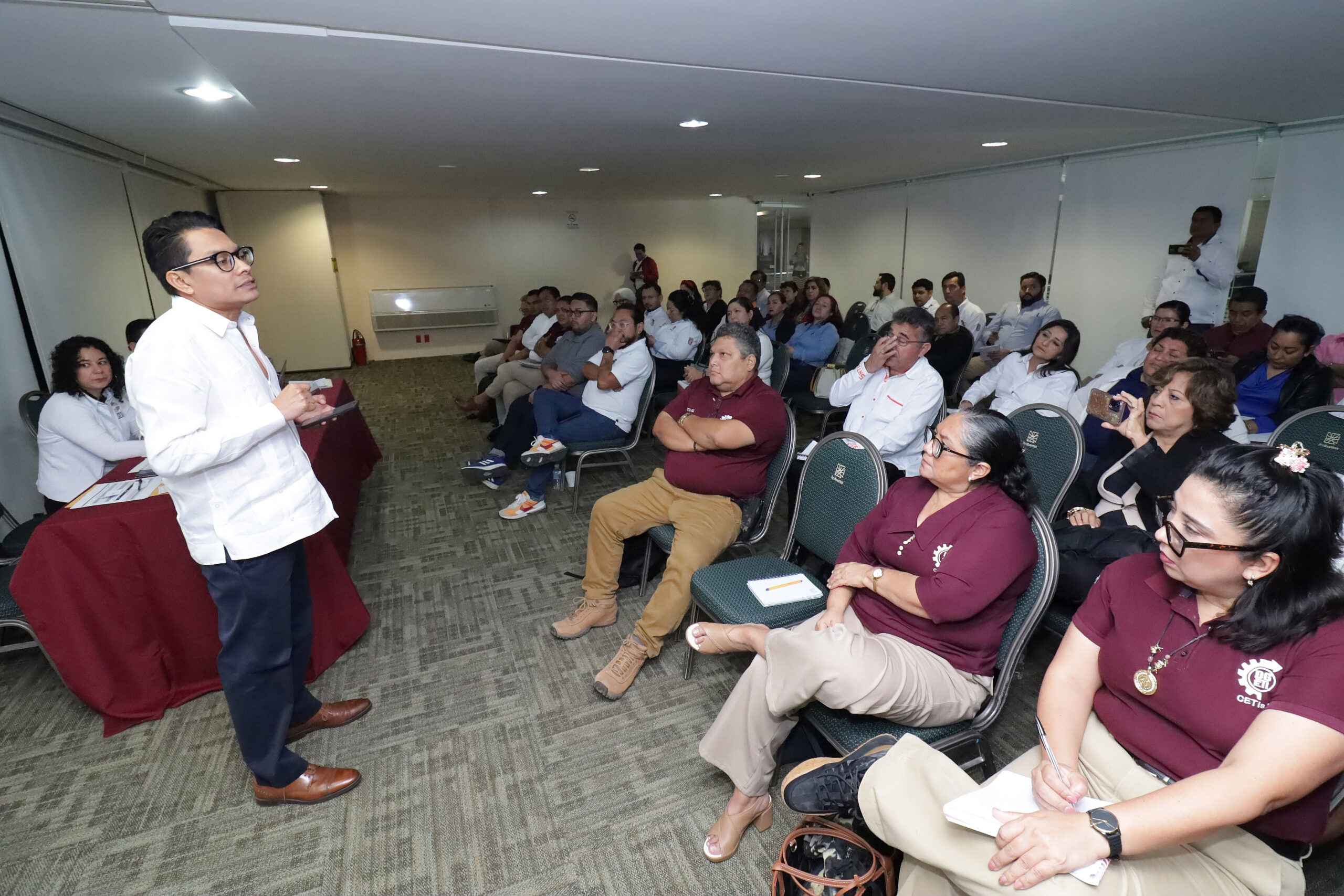 REVALORIZAR AL DOCENTE Y CALIDAD ACADÉMICA SON PRIORIDAD: CECyTEC