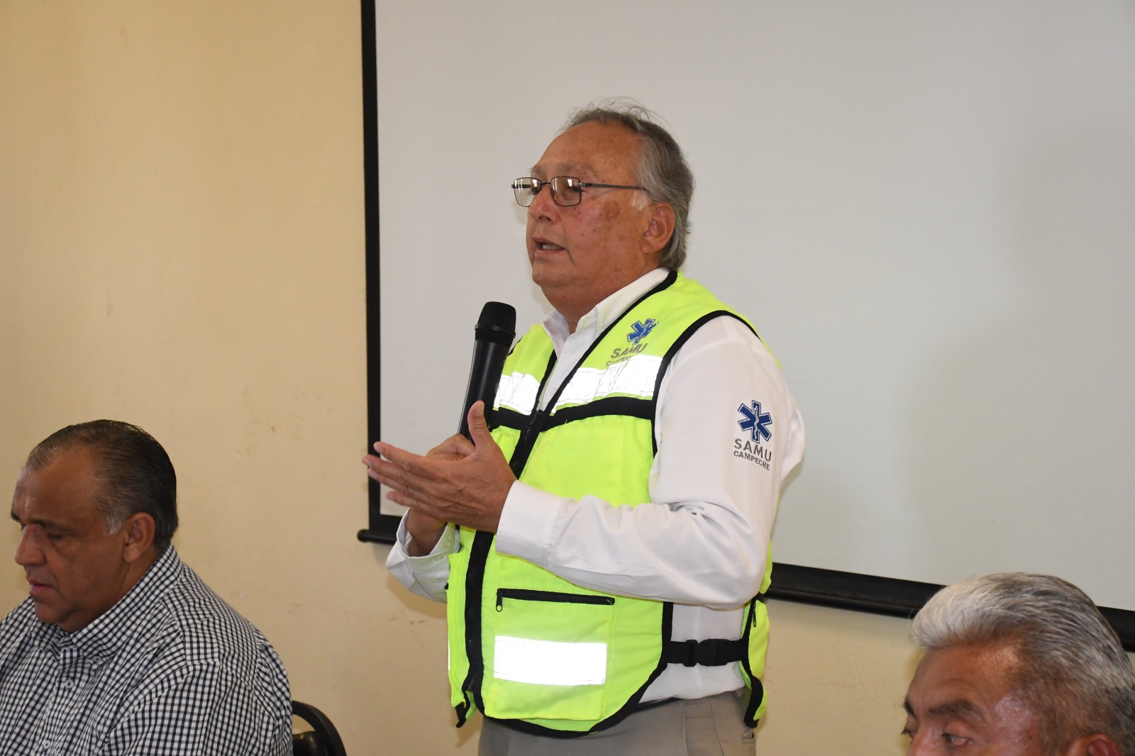 CAPACITAN A OPERADORES DE AMBULANCIAS DE SIETE MUNICIPIOS