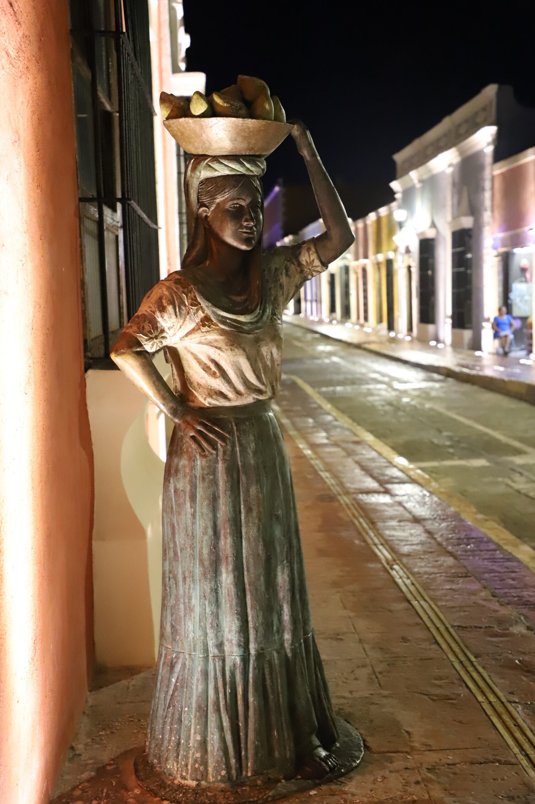 APCEC REHABILITA ILUMINACIÓN DEL CENTRO HISTÓRICO