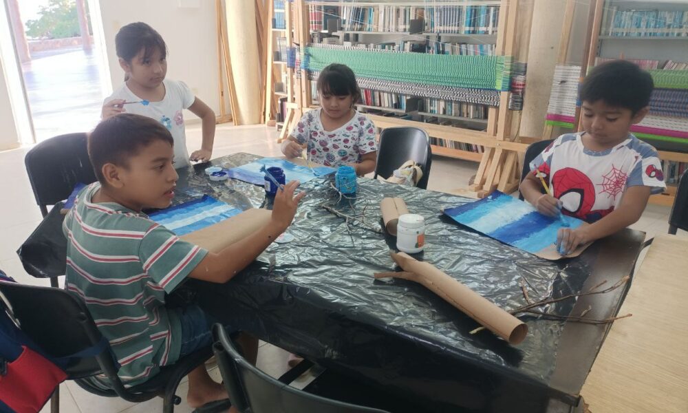EN EL COMPLEJO TURISTICO, CULTURAL Y COMUNITARIO FARO DE ISLA ARENA, NIÑOS Y ADULTOS SE CAPACITAN