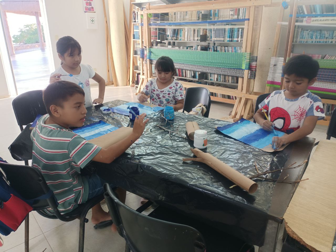 EN EL COMPLEJO TURISTICO, CULTURAL Y COMUNITARIO FARO DE ISLA ARENA, NIÑOS Y ADULTOS SE CAPACITAN