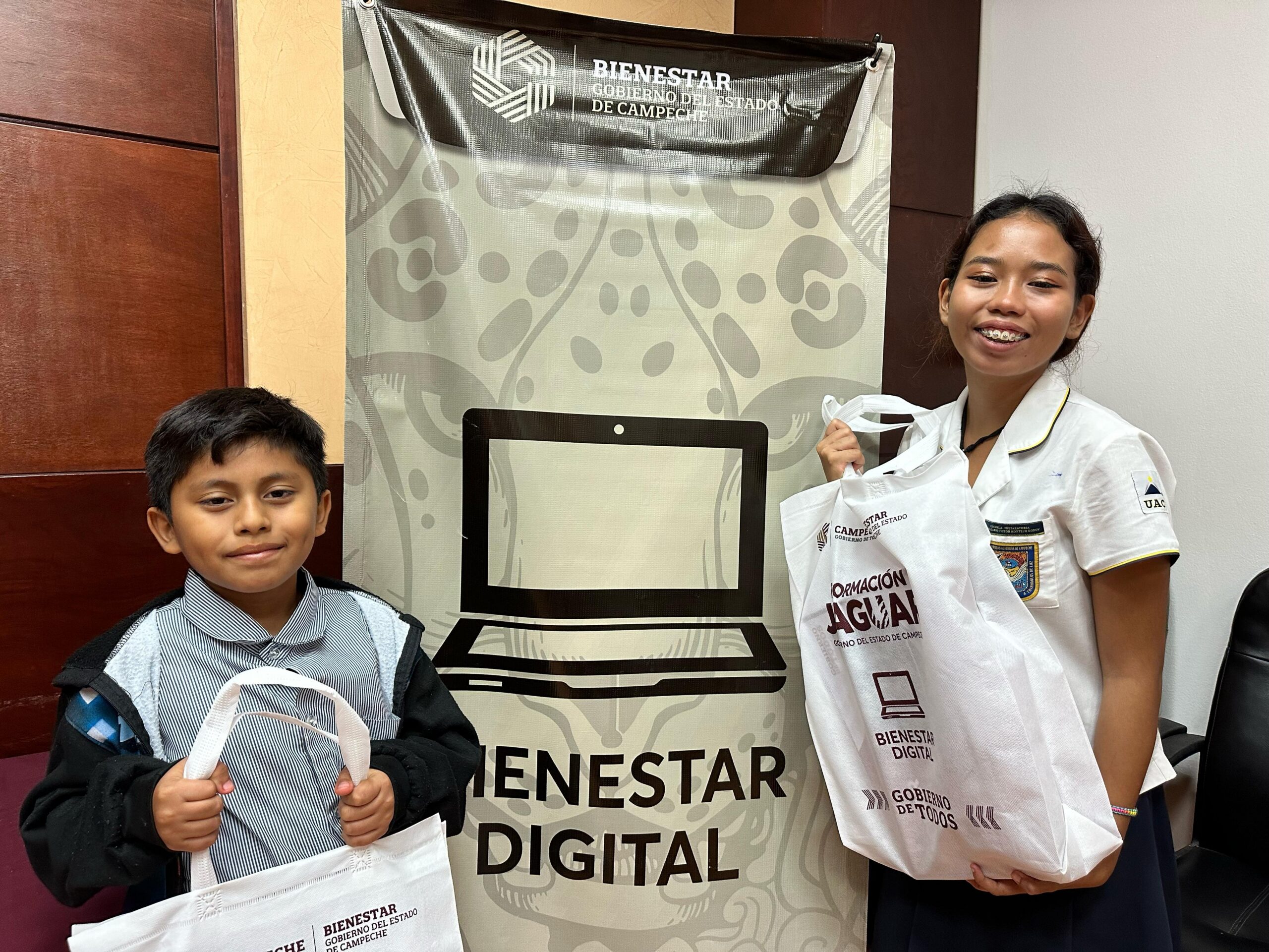 BIENESTAR SEGUIRÁ RESPALDANDO A ESTUDIANTES DE LOS 13 MUNICIPIOS