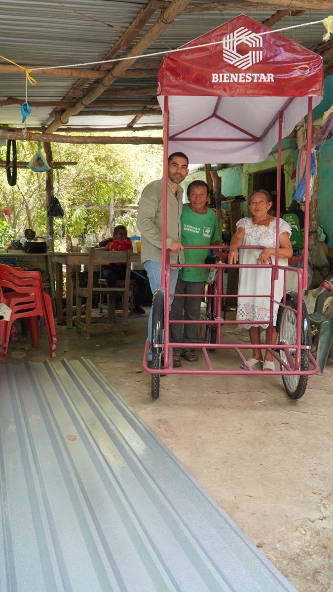 BIENESTAR RESPALDA A DOÑA CLARITA CON ENTREGA DE APOYOS EN CHAMPOTÓN