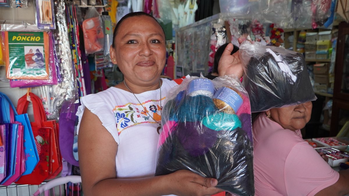 ENTREGAN APOYOS A GRUPOS ARTESANALES EN DZITBALCHÉ A TRAVÉS DEL PROYECTO EMPRENDER CONTIGO