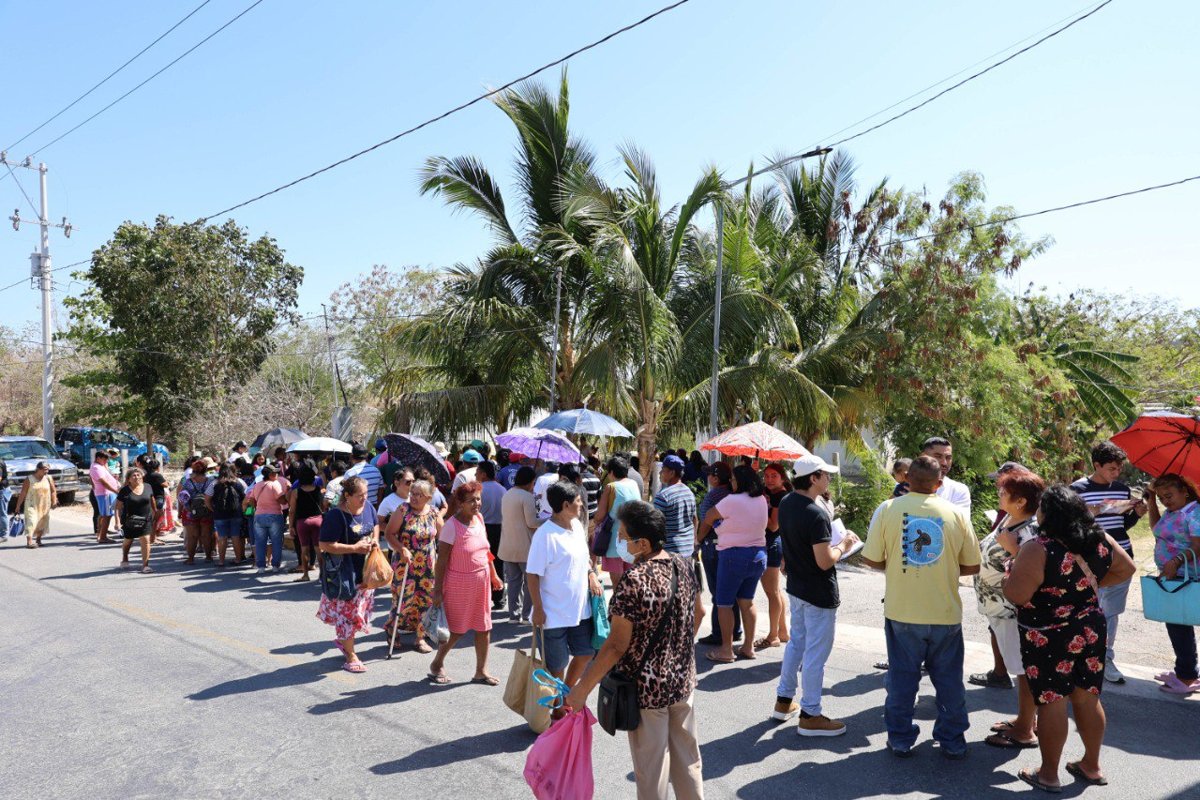 FAMILIAS DE 8 COLONIAS DE CAMPECHE RECIBEN PESCADO