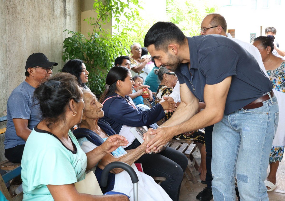 FAMILIAS DE CALKINÍ RECIBEN APOYOS PARA SU BIENESTAR