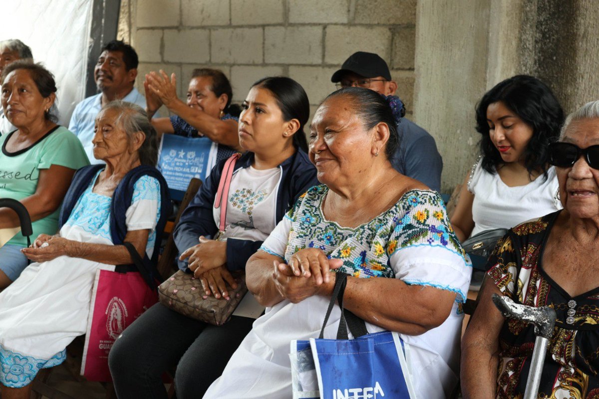 FAMILIAS DE CALKINÍ RECIBEN APOYOS PARA SU BIENESTAR