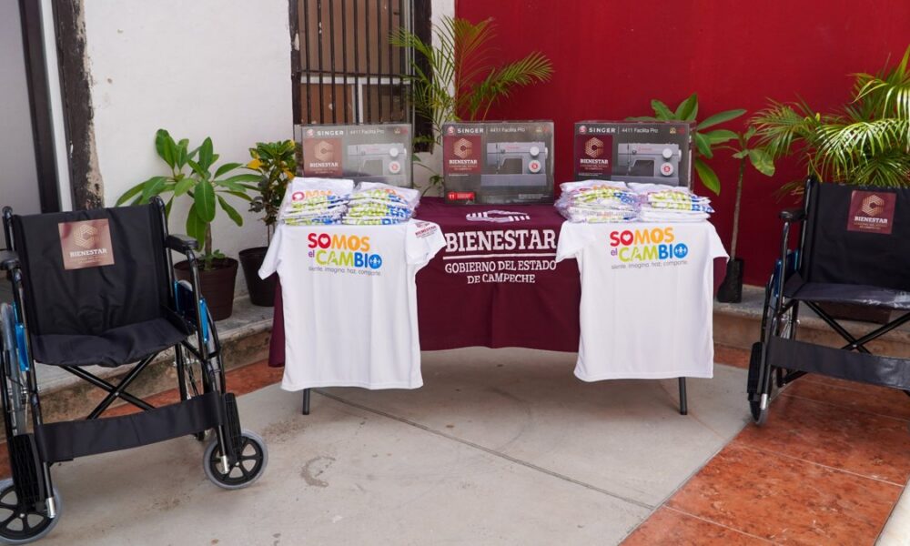 BIENESTAR ENTREGA LÁMINAS DEL PROYECTO BIENESTAR SOCIAL A FAMILIAS DE CAMPECHE