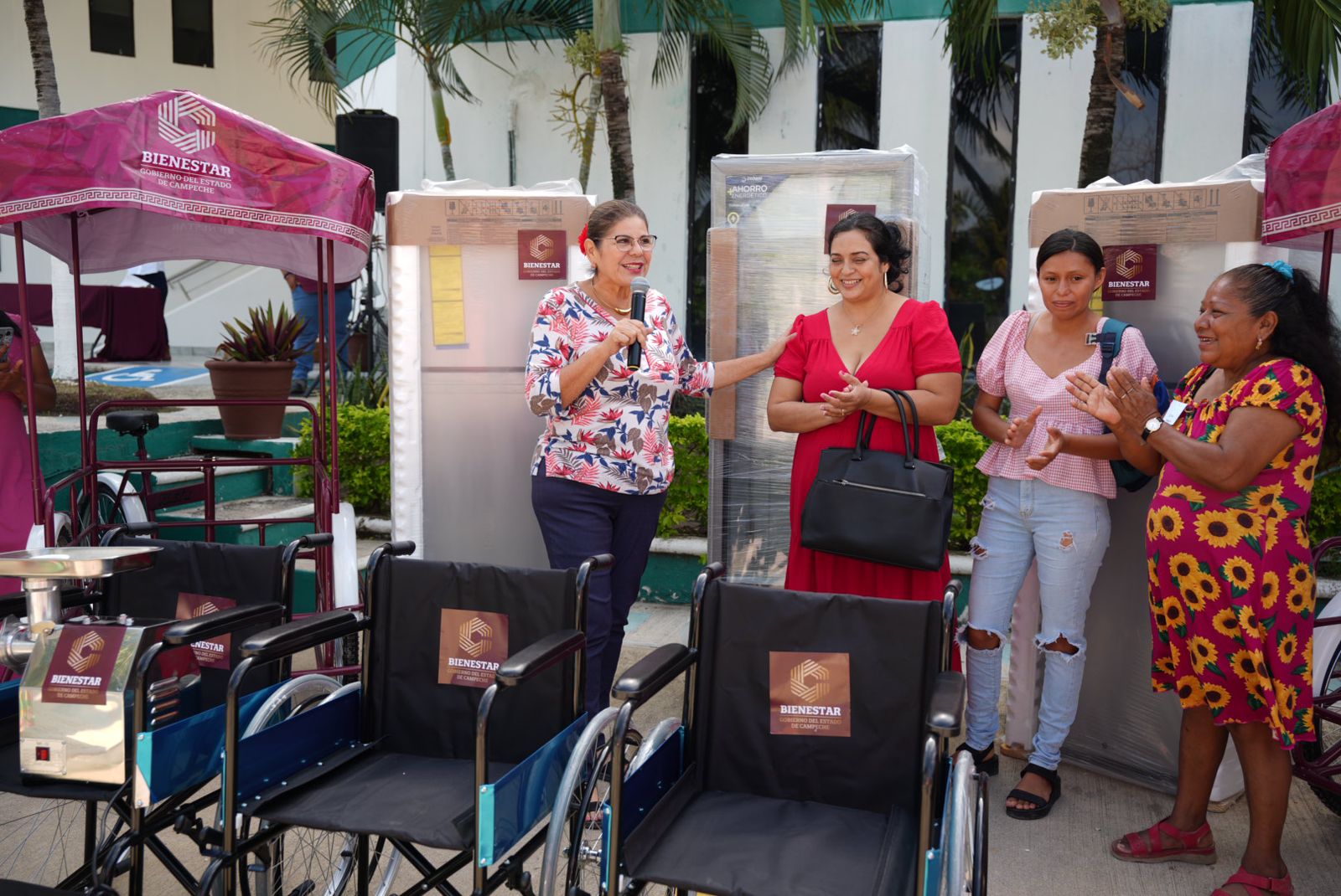 GRUPOS VULNERABLES DE FAMILIAS CARMELITAS RECIBEN APOYO