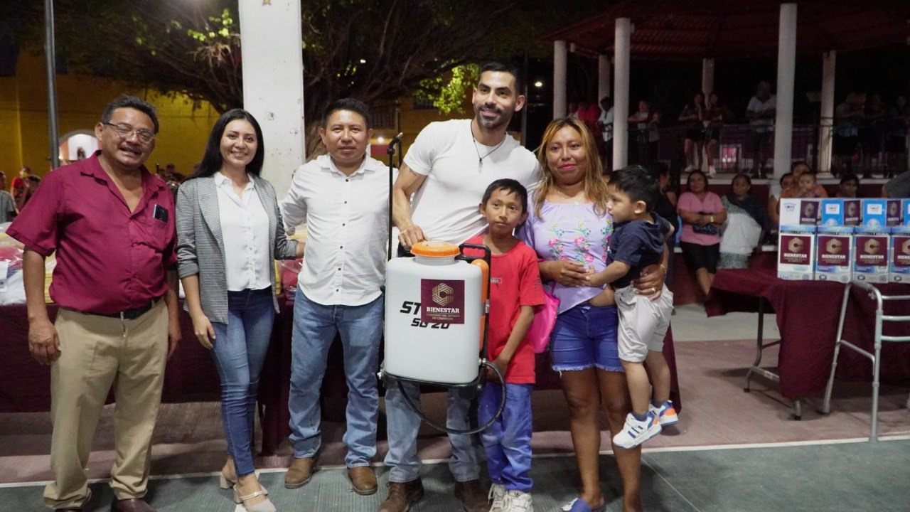 BIENESTAR ENTREGA APOYOS A FAMILIAS DE UKUM EN HOPELCHÉN