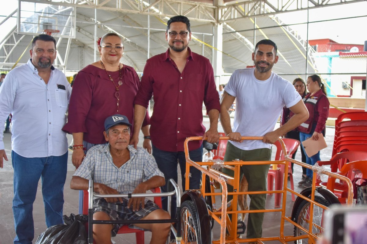 RESPALDO A FAMILIAS DE PALIZADA CON APOYOS DE PROGRAMAS SOCIALES Y PRODUCTIVOS
