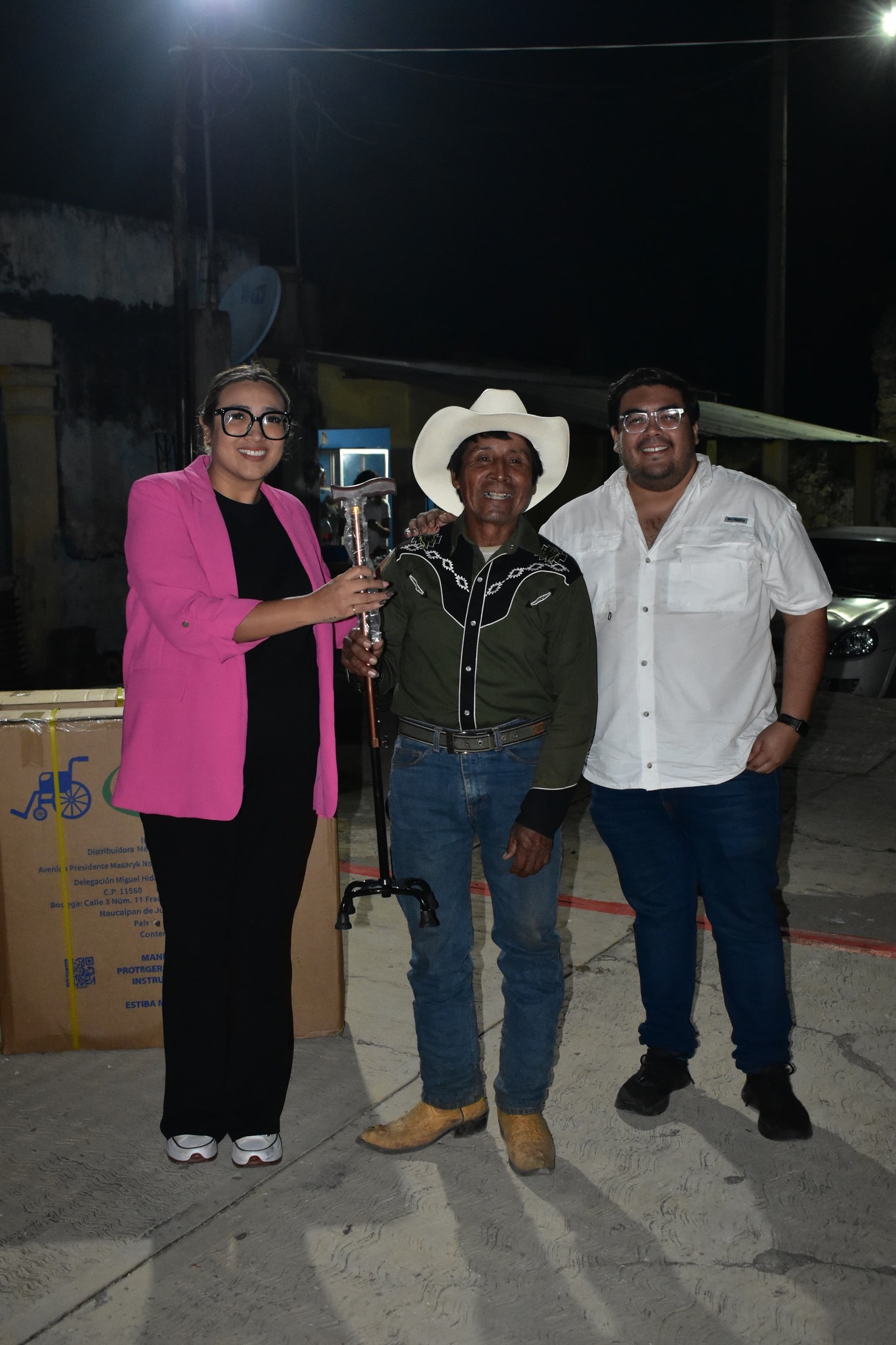 GRUPOS PRIORITARIOS DE NILCHÍ RECIBEN APOYOS