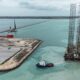 PUERTO DE ALTURA Y CABOTAJE DE SEYBAPLAYA RECIBE A DOS PLATAFORMAS AUTOELEVABLES EN EL MUELLE 8