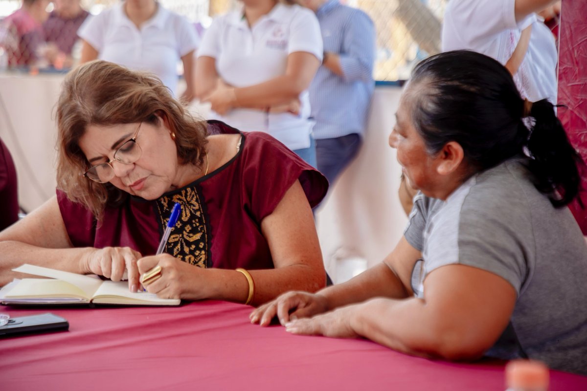 CONTINÚAN LAS MEJORAS A LA INFRAESTRUCTURA EDUCATIVA; LA GOBERNADORA, LAYDA SANSORES, INAUGURÓ EL DOMO DE LA CANCHA DE LA SECUNDARIA TÉCNICA 27