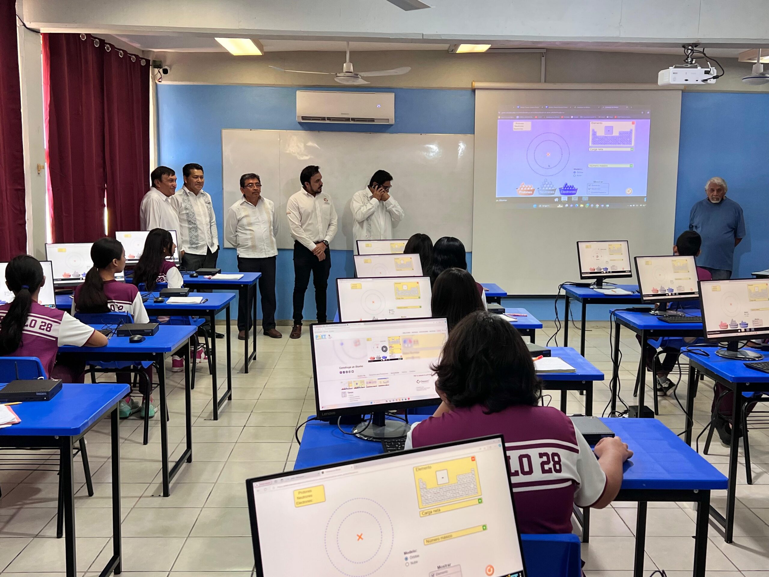 INAUGURAN AULA DE MEDIOS EN LA SECUNDARIA TÉCNICA 28 DE CAMPECHE