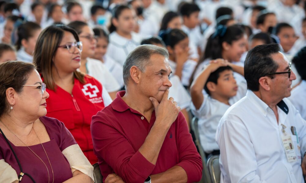 ARRANCÓ EN CAMPECHE LA ESTRATEGIA PRESIDENCIAL VIVE SALUDABLE, VIVE FELIZ; LA GOBERNADORA LAYDA SANSORES SAN ROMÁN DIO EL BANDERAZO DE INICIO