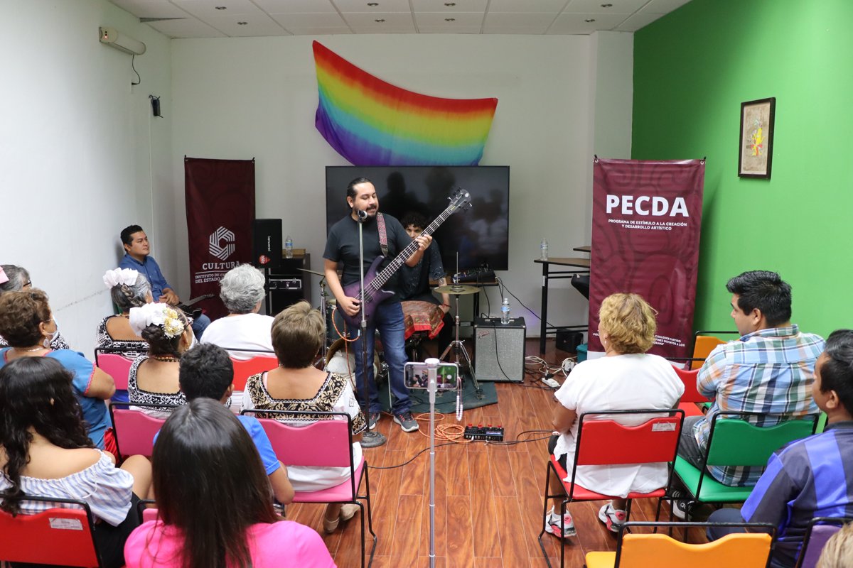 PRESENTAN PROYECTOS PECDA EN LA BIBLIOTECA FRANCISCO SOSA ESCALANTE