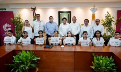 ENTREGAN BECAS A OCHO GANADORES DE LA OLIMPIADA DE CONOCIMIENTO INFANTIL 2025