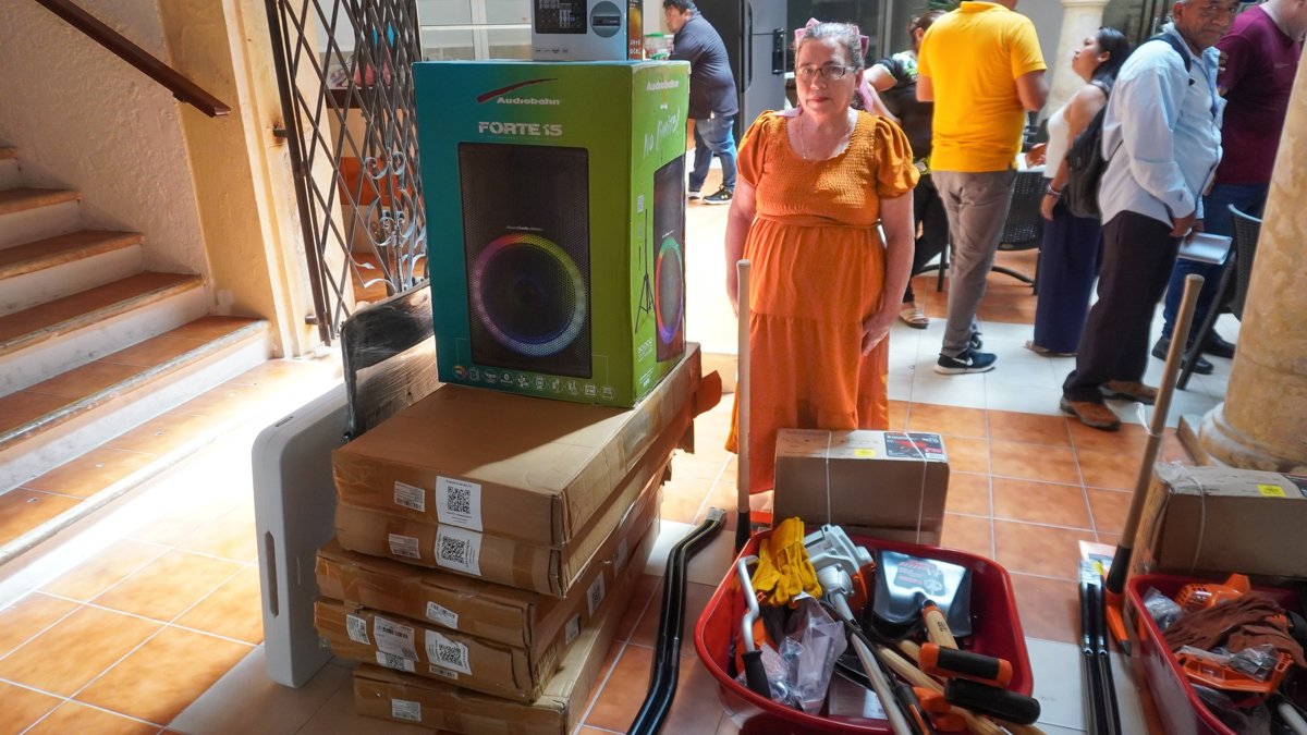 ENTREGA DE APOYOS DEL PROYECTO BIENESTAR SOCIAL A GESTORES SOCIALES DE CAMPECHE