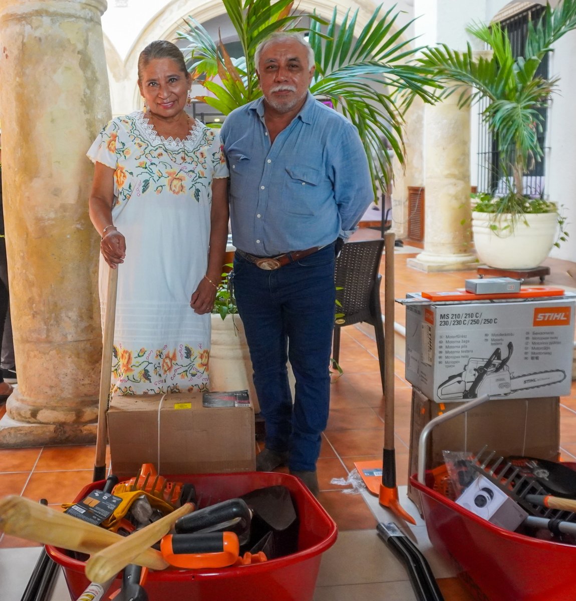 ENTREGA DE APOYOS DEL PROYECTO BIENESTAR SOCIAL A GESTORES SOCIALES DE CAMPECHE