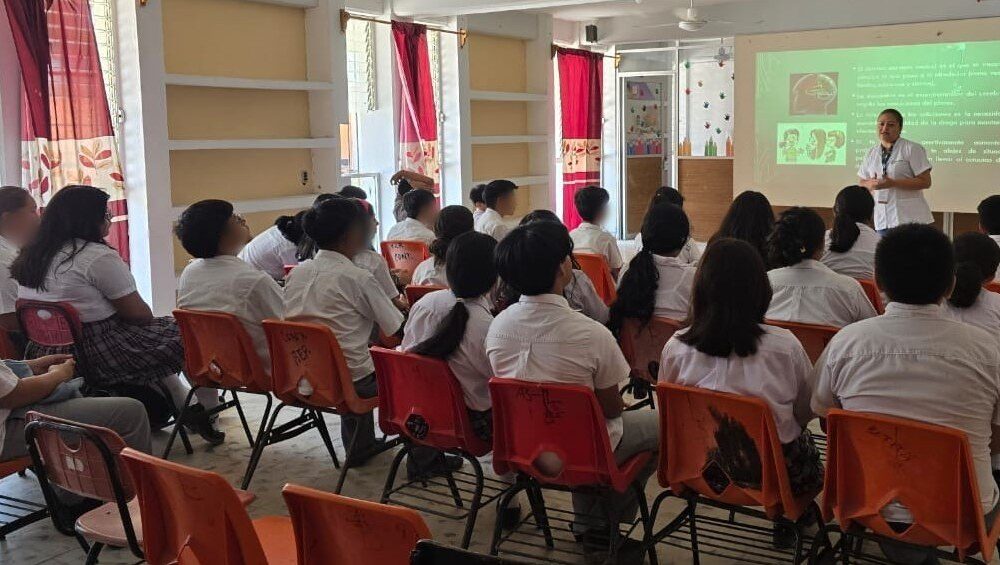 IMPARTE CECOSAMA PLÁTICAS PARA PREVENIR ADICCIONES EN ESCUELAS