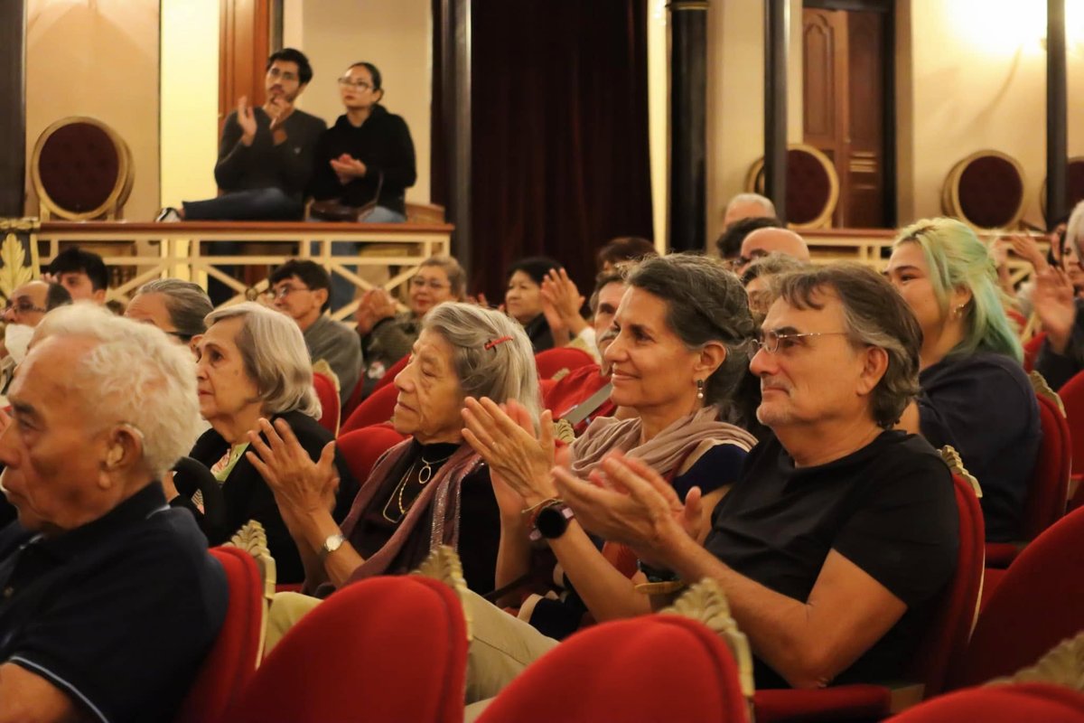 JUEVES TEATRAL PRESENTÓ LA OBRA “CLARA” , DE CUBA