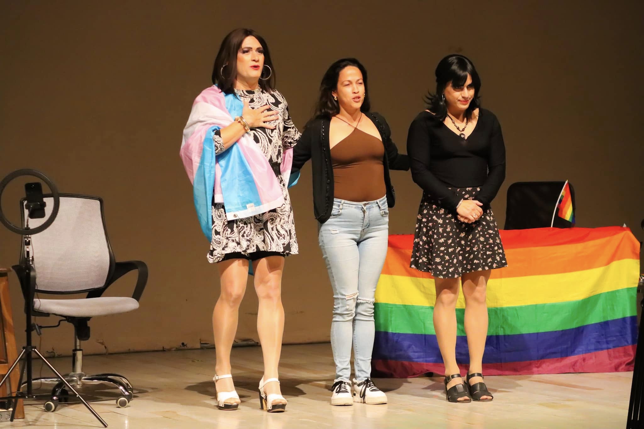 JUEVES TEATRAL PRESENTÓ LA OBRA “CLARA” , DE CUBA