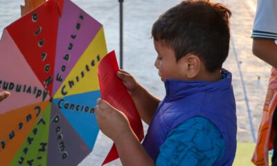 EMOCIONANTE KERMÉS LITERARIA EN PLAZA DE LA REPÚBLICA