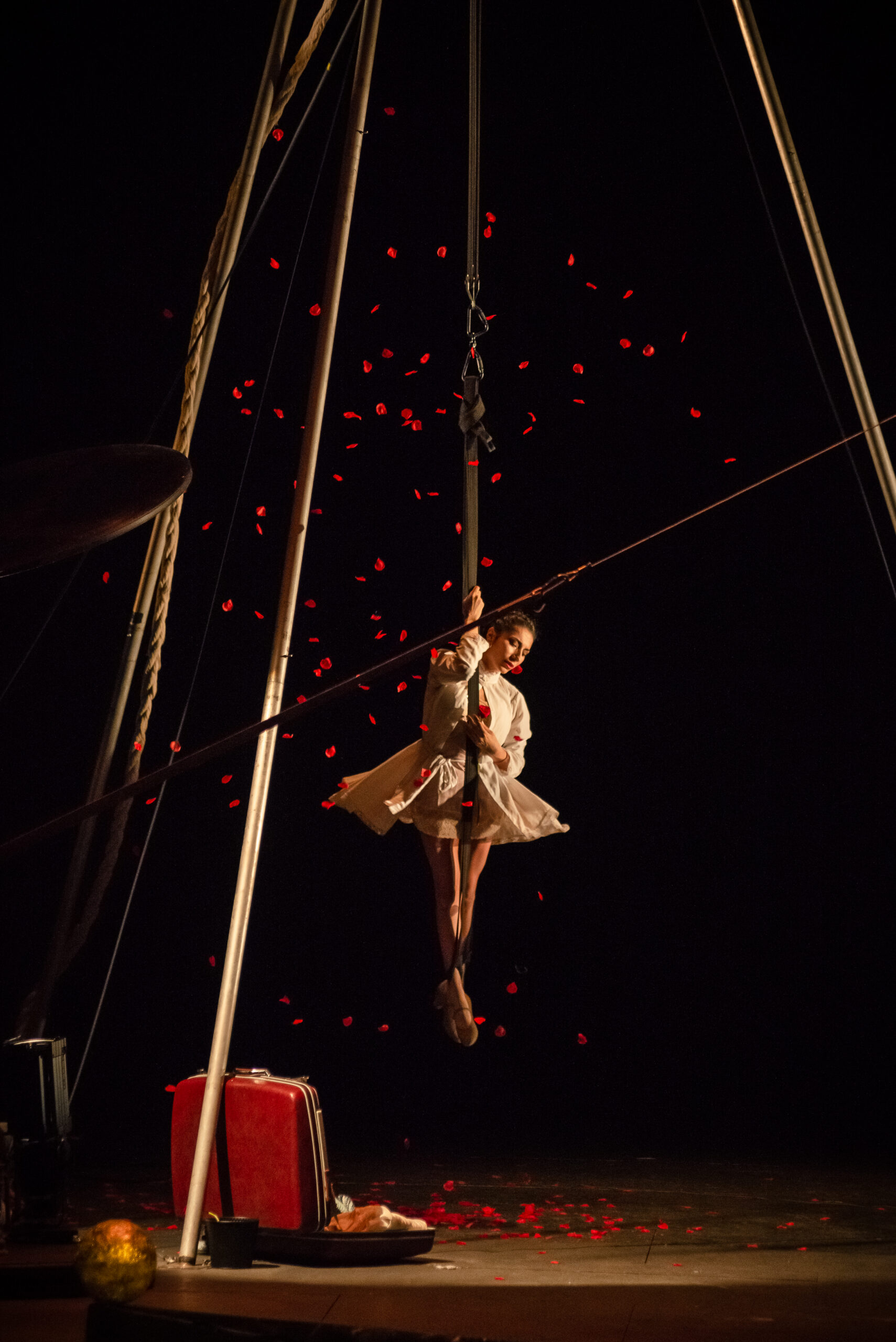 EL TEATRO TORO SERÁ UN ESCENARIO ONÍRICO CON "LUNA EVA" DE LA COMPAÑÍA CIRKO D MENTE