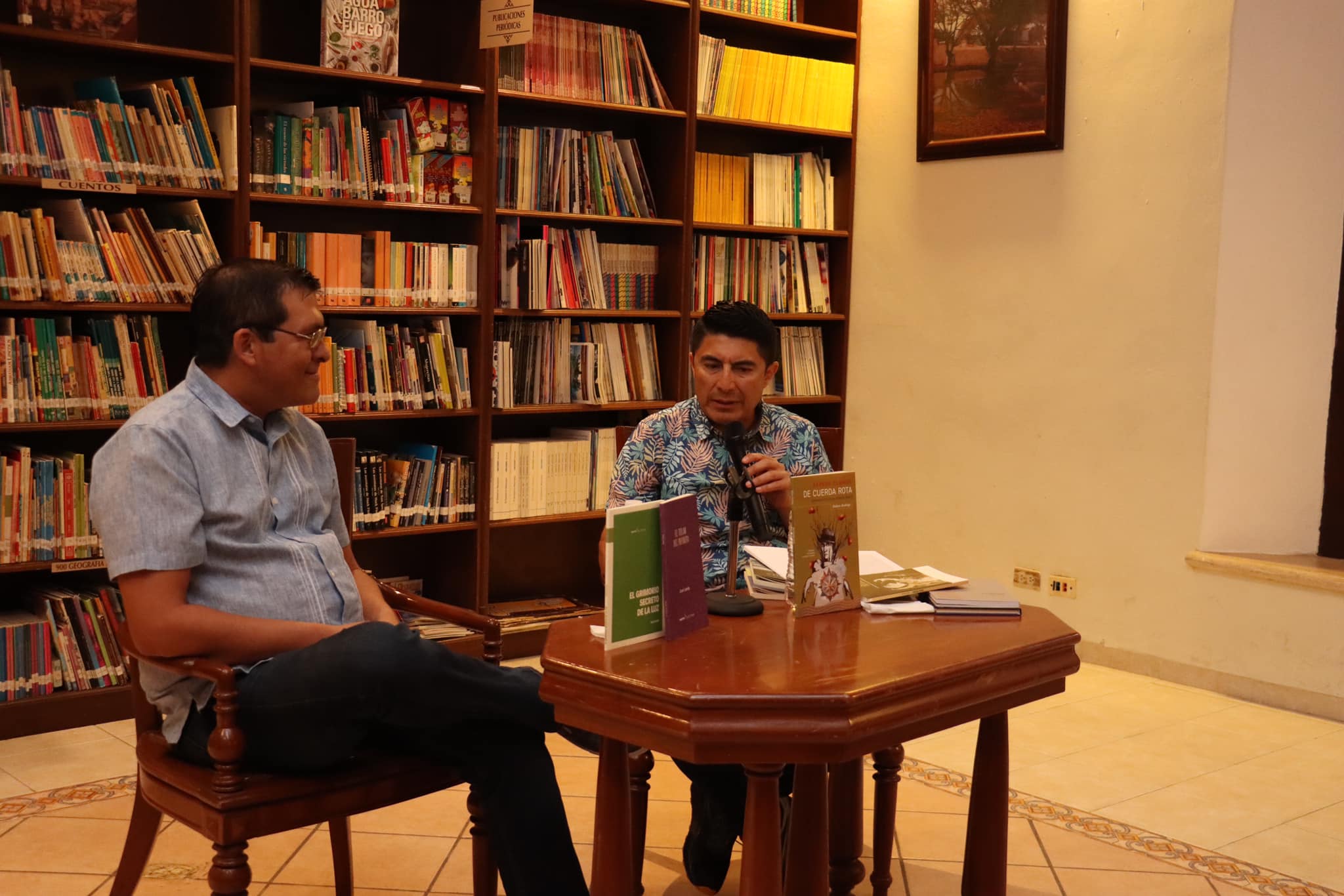 LA POESIA DIALOGA ENTRE DOS VOCES: LOS POETAS BALAN RODRIGO Y LANDA ROSAS TEJEN COMPLICIDADES EN LA BIBLIOTECA CAMPECHE