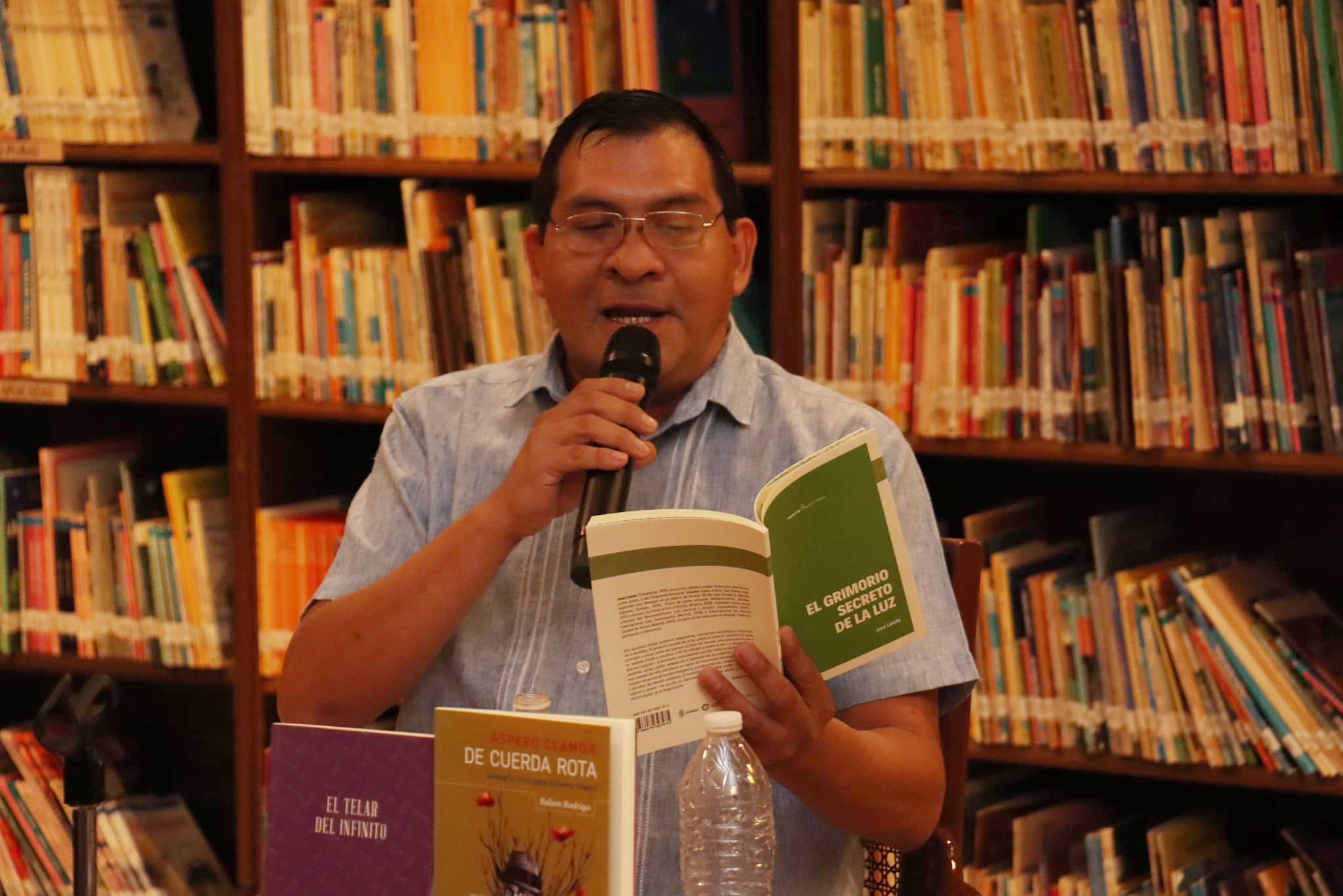 LA POESI A DIALOGA ENTRE DOS VOCES: LOS POETAS BALA N RODRIGO Y LANDA ROSAS TEJEN COMPLICIDADES EN LA BIBLIOTECA CAMPECHE
