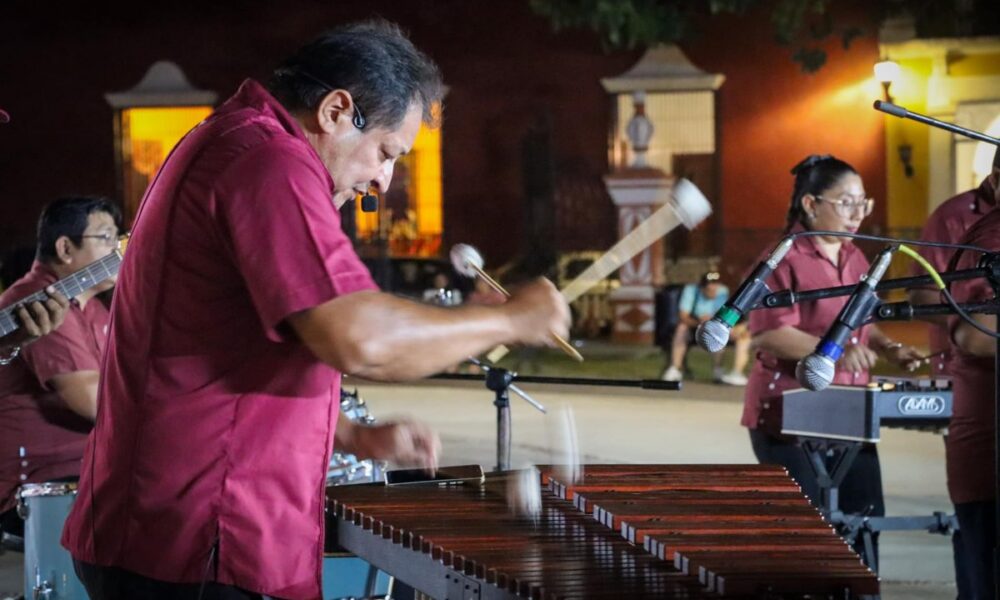 MARIMBA DEL GOBIERNO OFRECE LO MEJOR DE SU REPERTORIO EN EL PARQUE PRINCIPAL