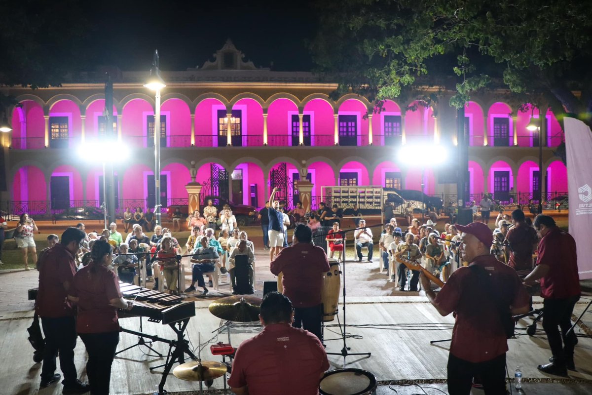MARIMBA DEL GOBIERNO OFRECE LO MEJOR DE SU REPERTORIO EN EL PARQUE PRINCIPAL