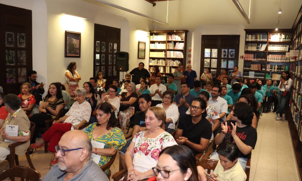 PRESENTA CARLOS MARTÍN SU OBRA COCINA YUCATECA, CRÓNICAS DE INFANCIA Y RECETAS DE MI MADRE"