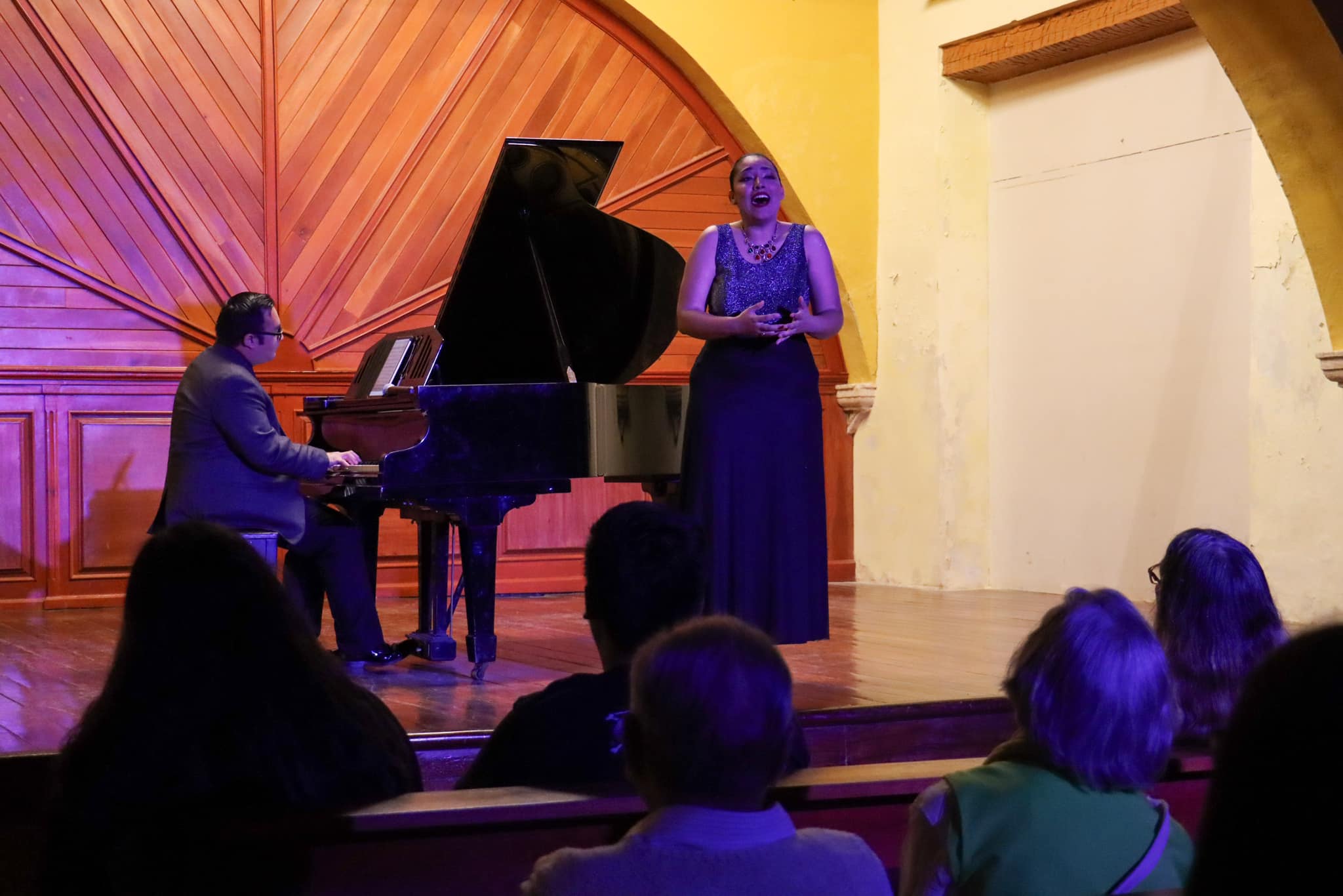 EL CLAUSTRO SE VISTIÓ DE GALA CON "PASIÓN Y VIRTUOSISMO: UNA NOCHE DE ARIAS DE ÓPERA