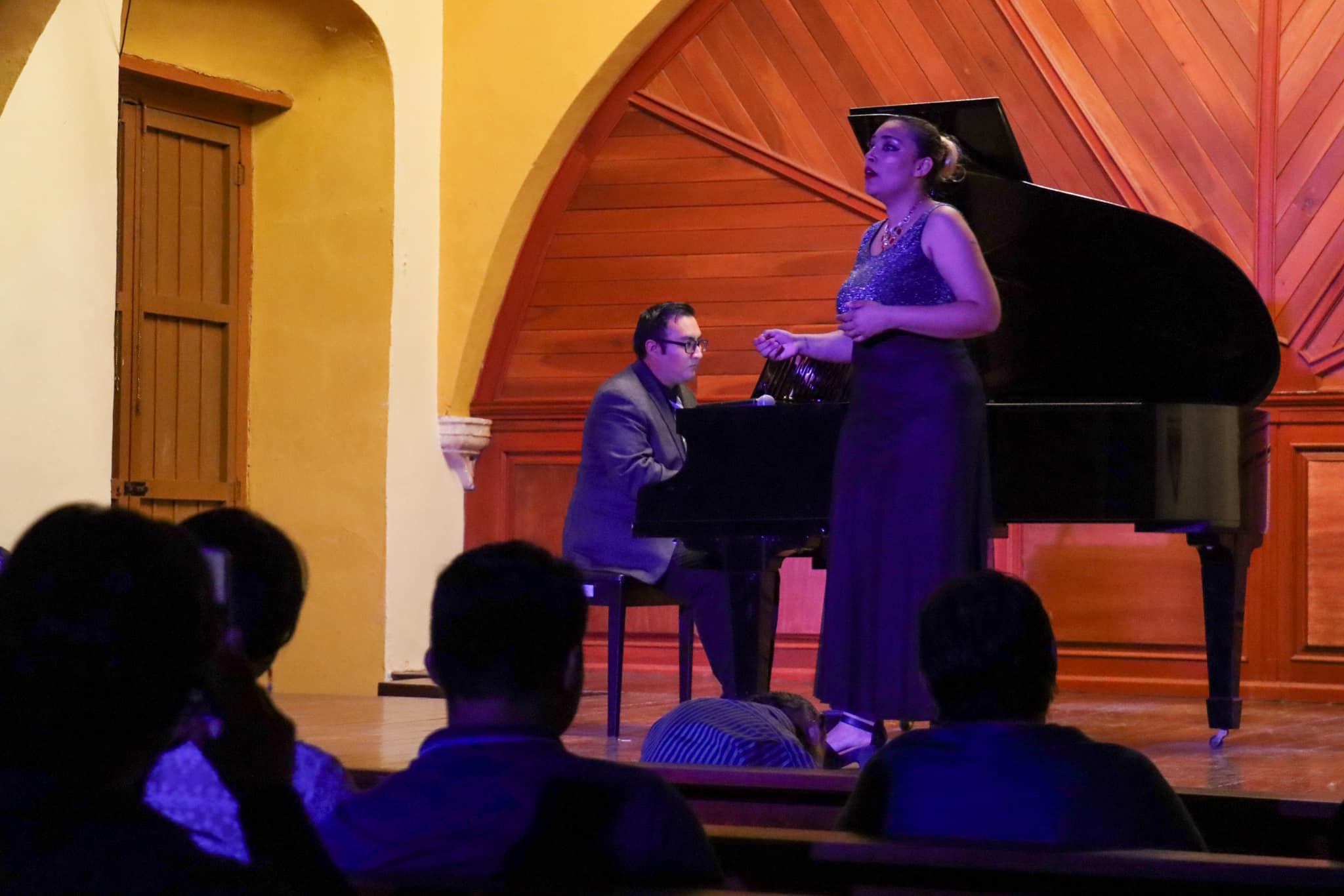 EL CLAUSTRO SE VISTIÓ DE GALA CON "PASIÓN Y VIRTUOSISMO: UNA NOCHE DE ARIAS DE ÓPERA