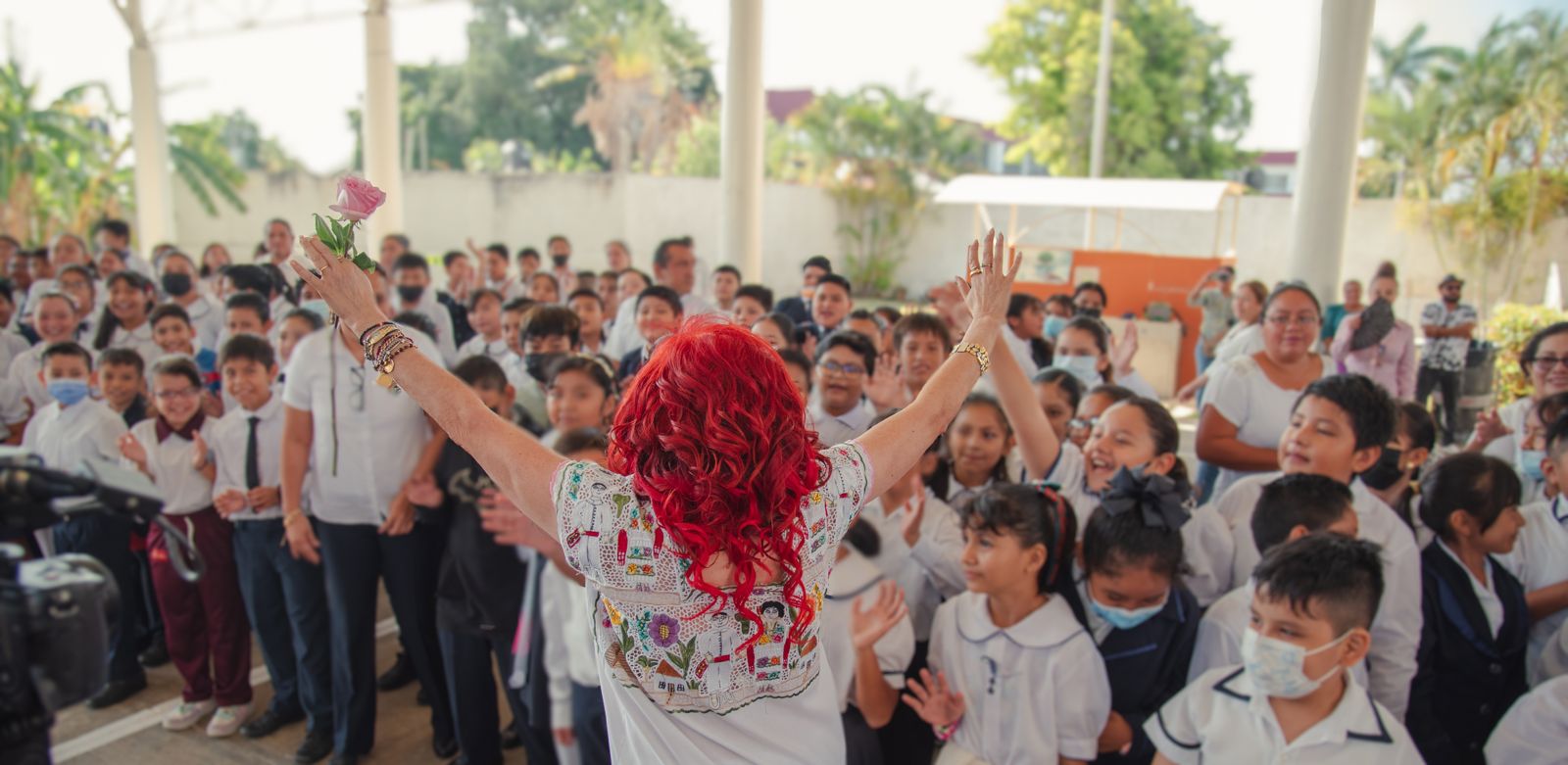 Acompañó Gobernadora, Layda Sansores, A Los Alumnos De La Primaria Justo Sierra Méndez En El Reinicio De Clases
