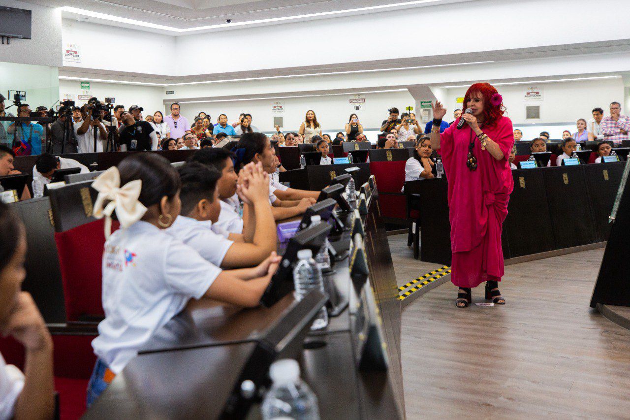 LA NIÑEZ CAMPECHANA ES EL MAÍZ FRESCO QUE DA CERTEZA AL FUTURO Y AL MAÑANA, DESTACA LA GOBERNADORA, LAYDA SANSORES, ANTE LA XXII LEGISLATURA INFANTIL