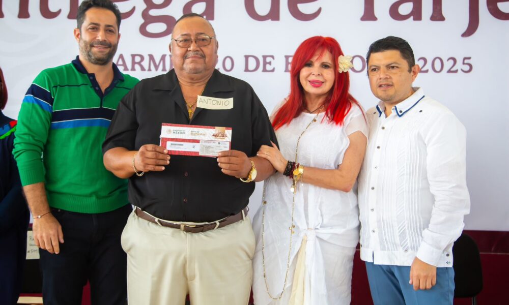 MUJERES DE 60 AÑOS Y ADULTOS MAYORES RECIBIERON DE MANOS DE LA GOBERNADORA, LAYDA SANSORES SAN ROMÁN, SUS TARJETAS DE BIENESTAR