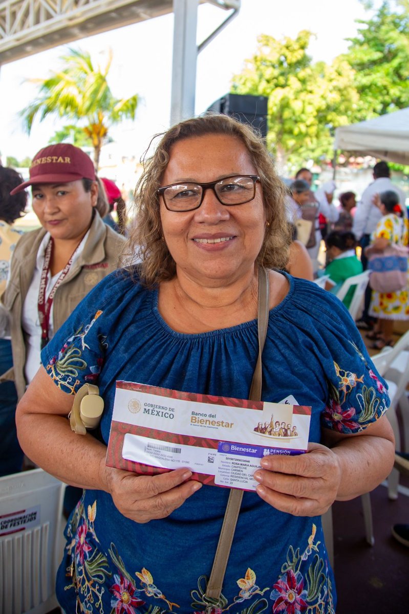 MUJERES DE 60 AÑOS Y ADULTOS MAYORES RECIBIERON DE MANOS DE LA GOBERNADORA, LAYDA SANSORES SAN ROMÁN, SUS TARJETAS DE BIENESTAR