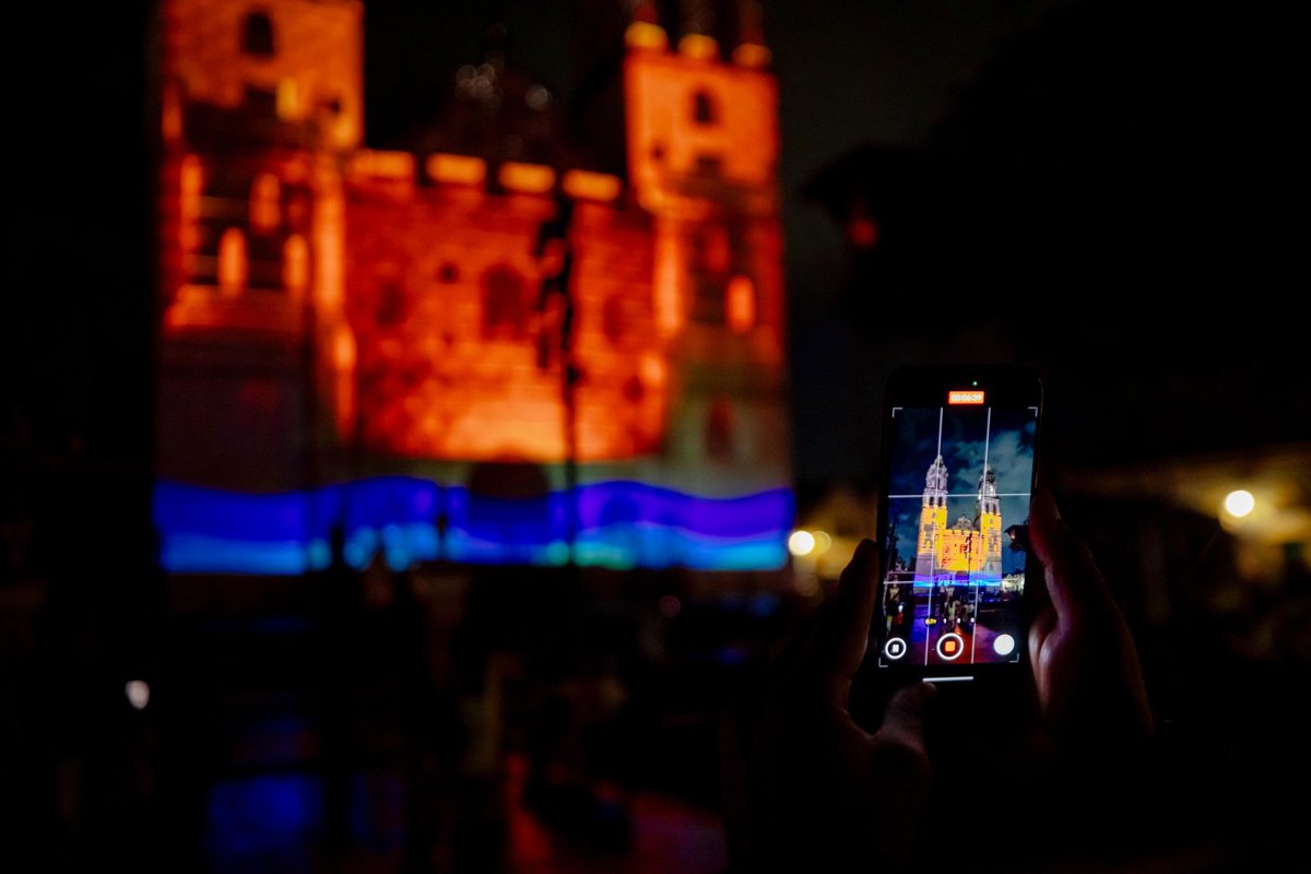 GOBERNADORA LAYDA SANSORES EN REINICIO DEL VIDEOMAPPING CAMPECHE