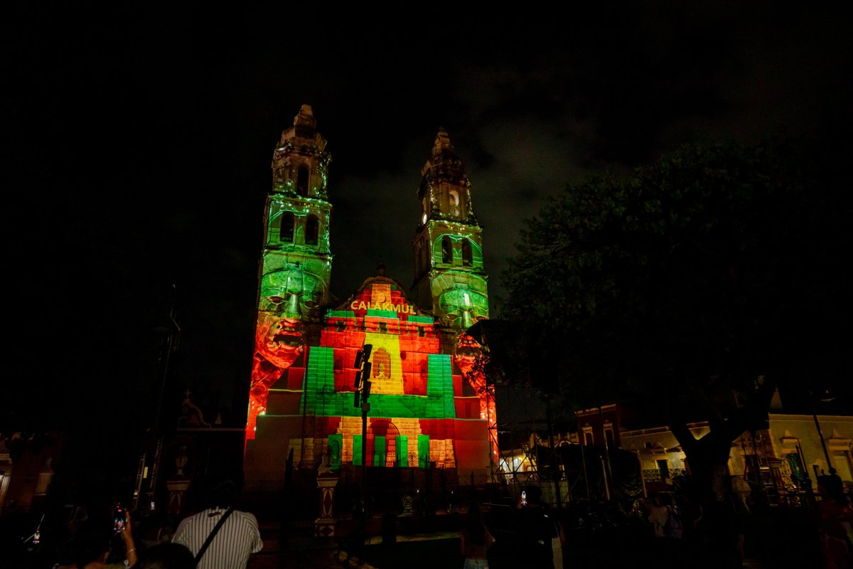 GOBERNADORA LAYDA SANSORES EN REINICIO DEL VIDEOMAPPING CAMPECHE