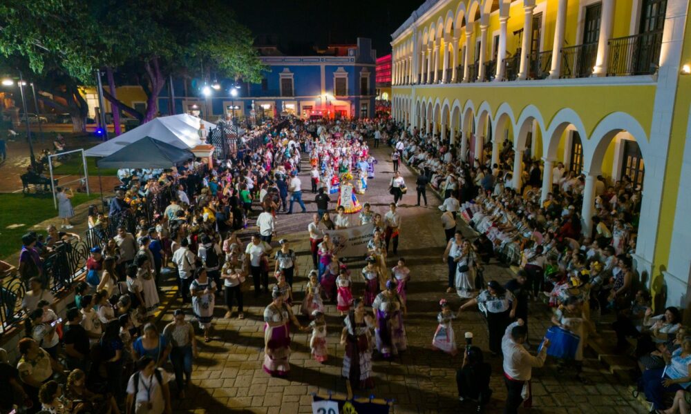 ENCABEZÓ LA GOBERNADORA, LAYDA SANSORES SAN ROMÁN, VIBRANTE CAMINATA CAMPECHANA EN EL CENTRO HISTÓRICO