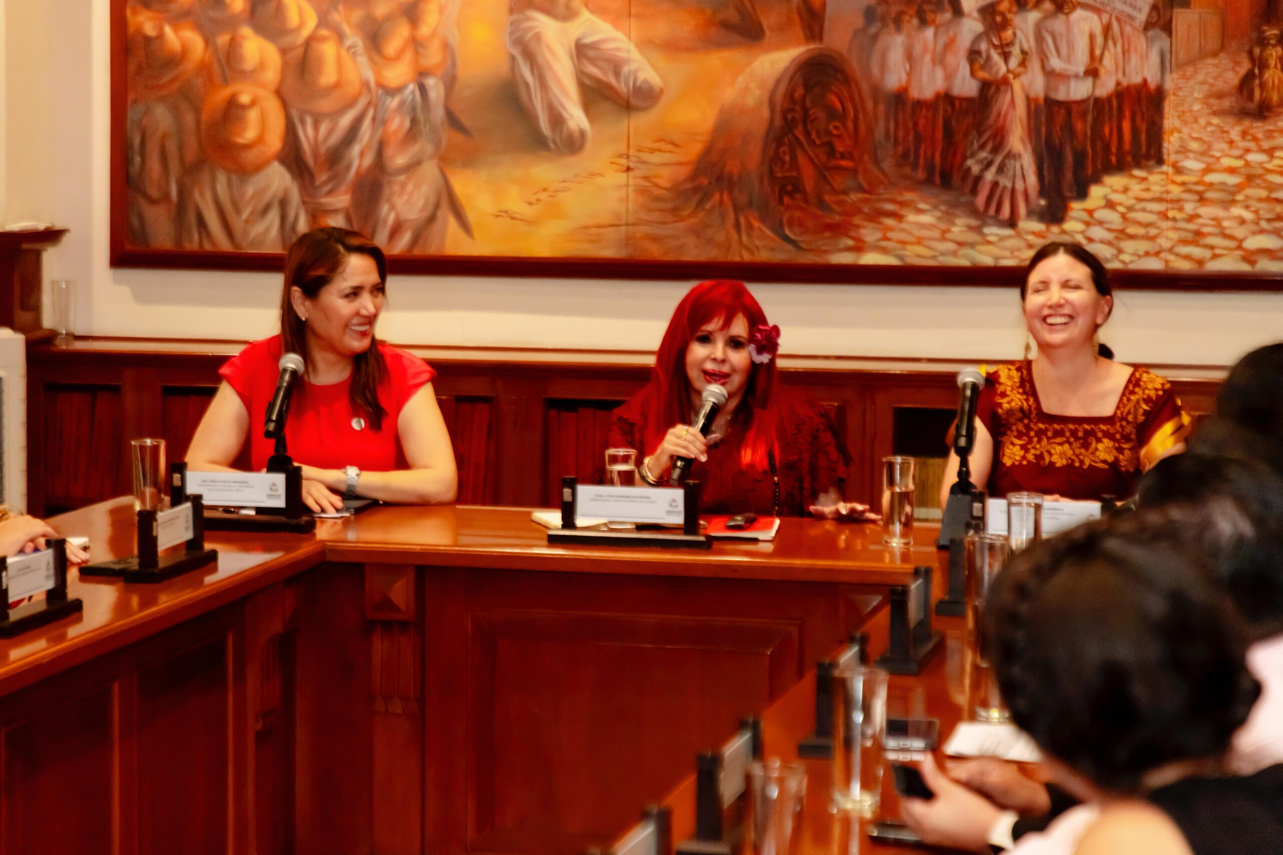 LA GOBERNADORA LAYDA SANSORES SE REÚNE CON LA DIRECTORA DE LA CFE PARA REFORZAR LA COORDINACIÓN ENERGÉTICA