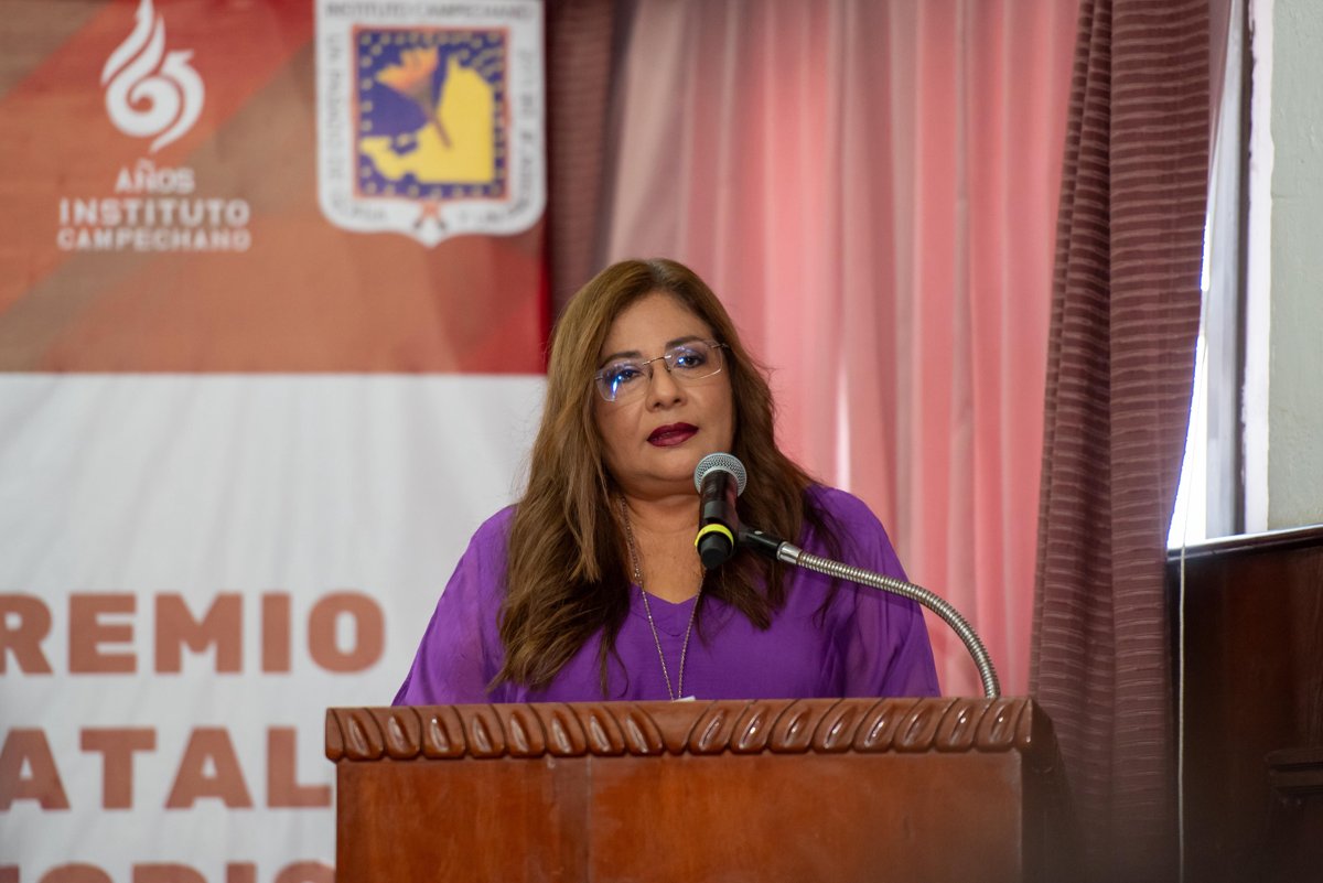 LA GOBERNADORA, LAYDA SANSORES SAN ROMÁN, ENTREGÓ EL PREMIO ESTATAL DE PERIODISMO 2025
