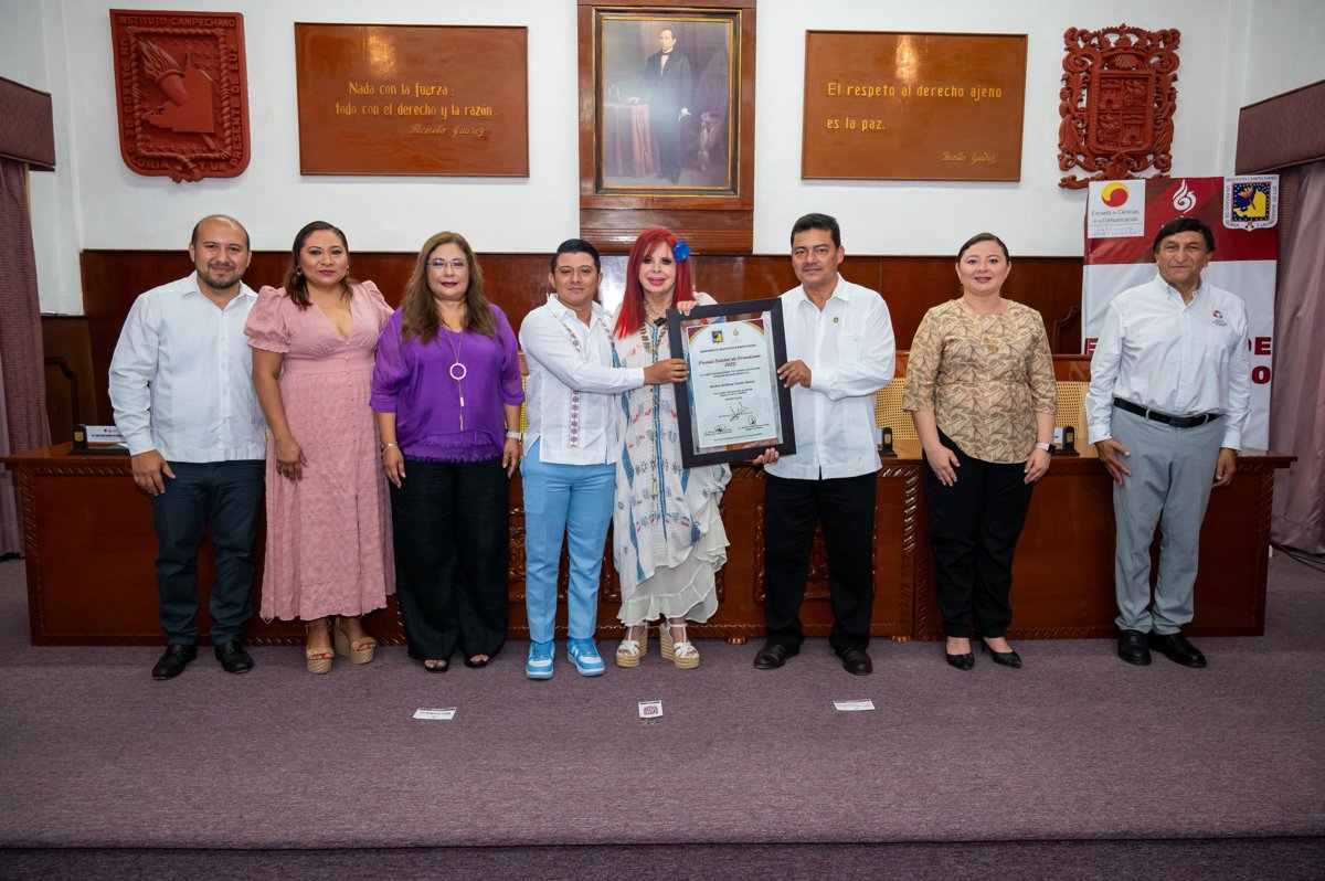 LA GOBERNADORA, LAYDA SANSORES SAN ROMÁN, ENTREGÓ EL PREMIO ESTATAL DE PERIODISMO 2025