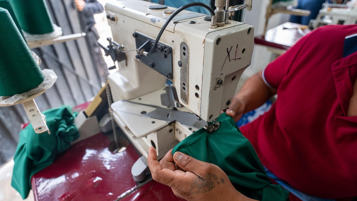 EN MARCHA EL PROYECTO DE INCLUSIÓN LABORAL EN EL CERESO DE SAN FRANCISCO KOBÉN “COSIENDO OPORTUNIDADES KOBÉN”