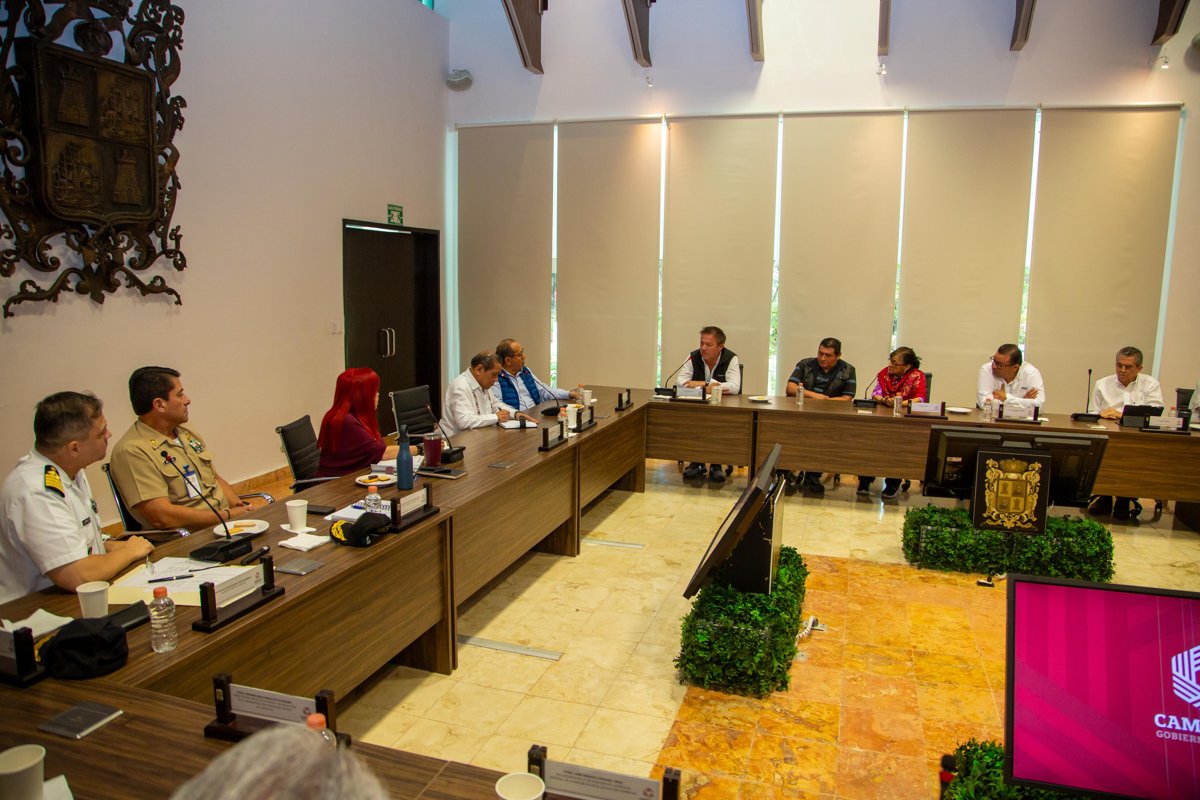 ANALIZAN ESTRATEGIAS CONJUNTAS PARA EL RETIRO DE EMBARCACIONES CAMARONERAS HUNDIDAS E INSERVIBLES EN EL RECINTO PORTUARIO DE LERMA