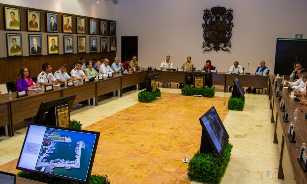 ANALIZAN ESTRATEGIAS CONJUNTAS PARA EL RETIRO DE EMBARCACIONES CAMARONERAS HUNDIDAS E INSERVIBLES EN EL RECINTO PORTUARIO DE LERMA
